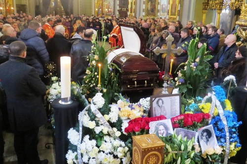 Преосвященний владика Венедикт, очолив похорон відомого українського співака 